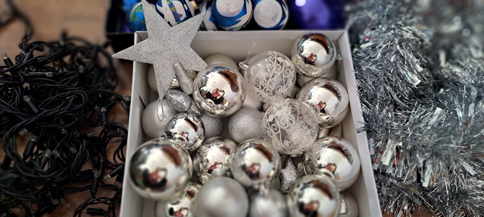 Bombki,lampki,bieżnik itp