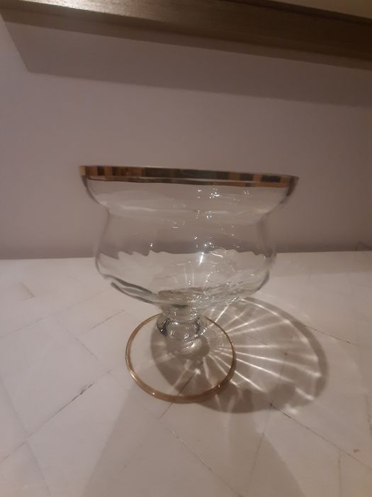 Duży kielich szklany puchar