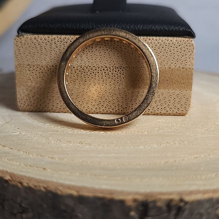 Anel Ouro e 12 Diamantes 19.2kt