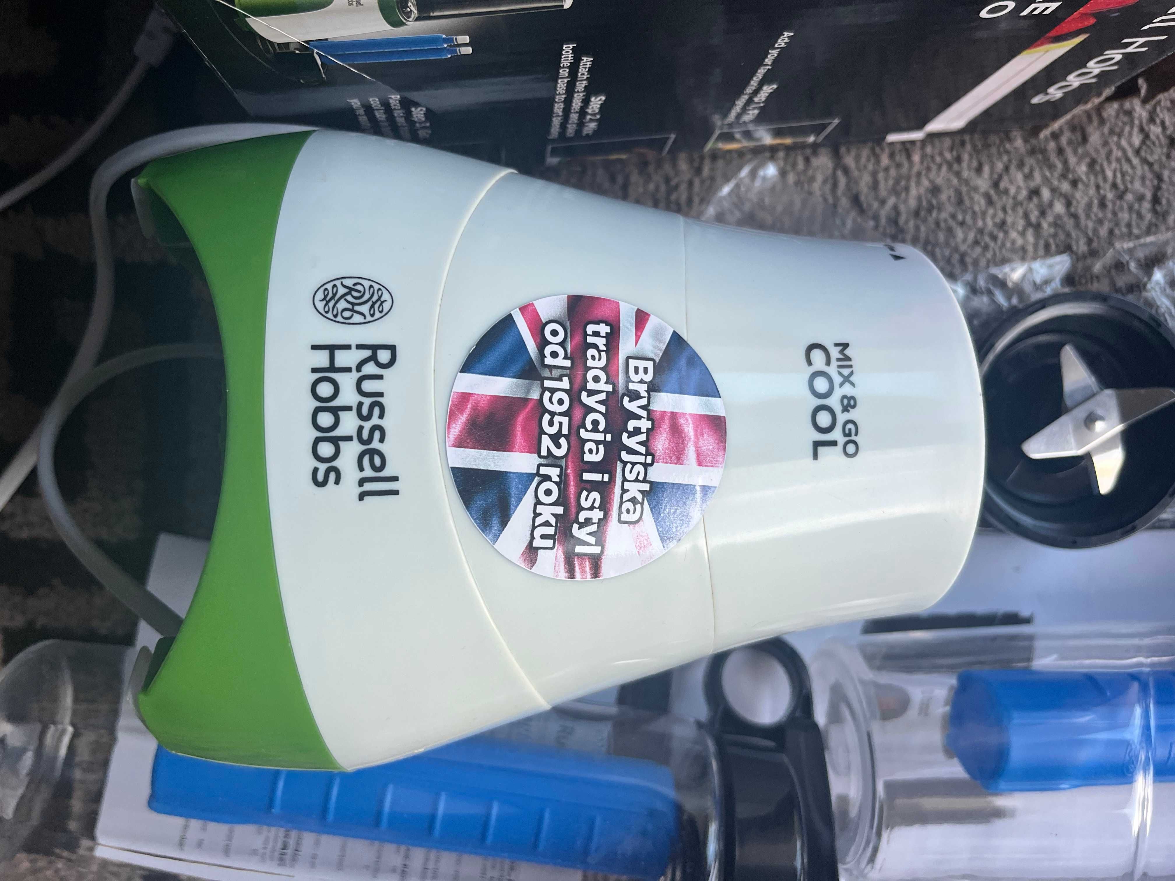 RUSSELL HOBBS Explore Mix & Go Cool