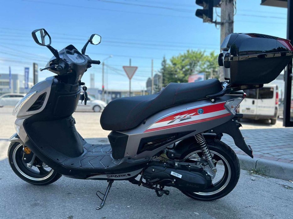 Скутер SPARK SP150S-17R