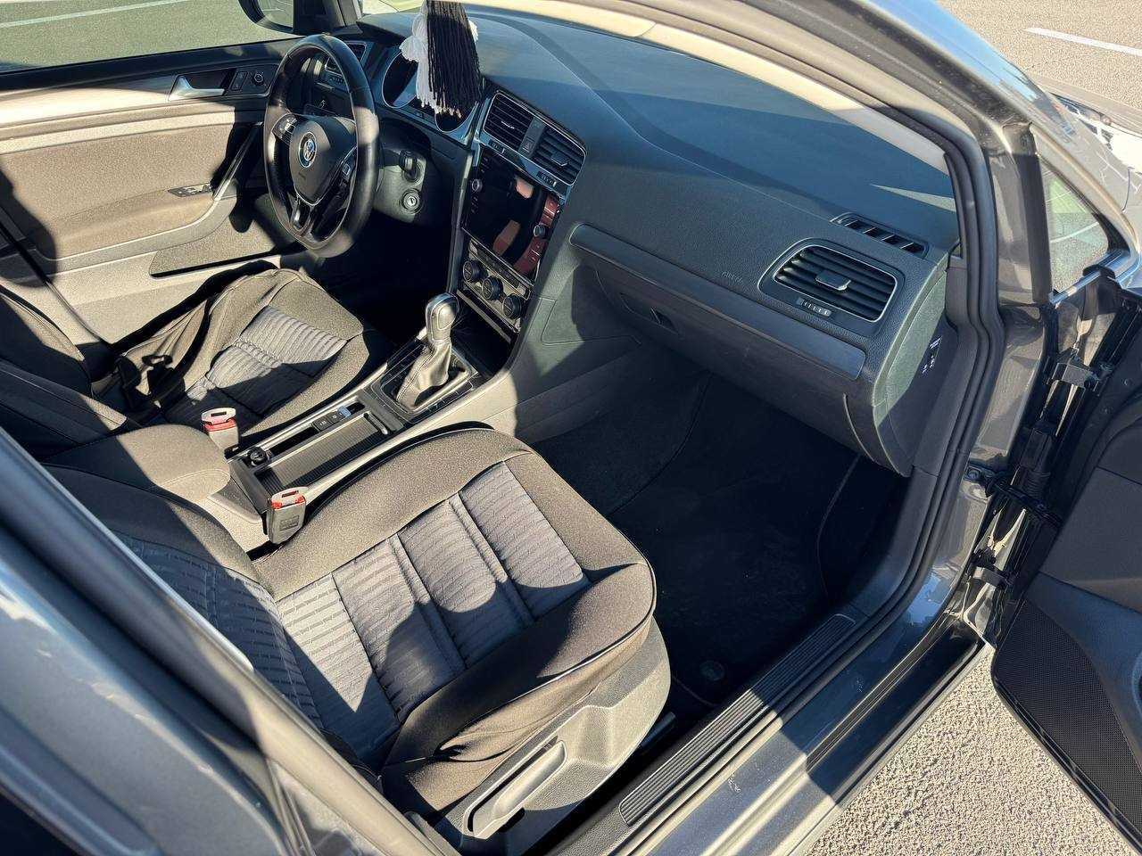 Volkswagen Golf 7 2017 1.6 TDI хетчбек