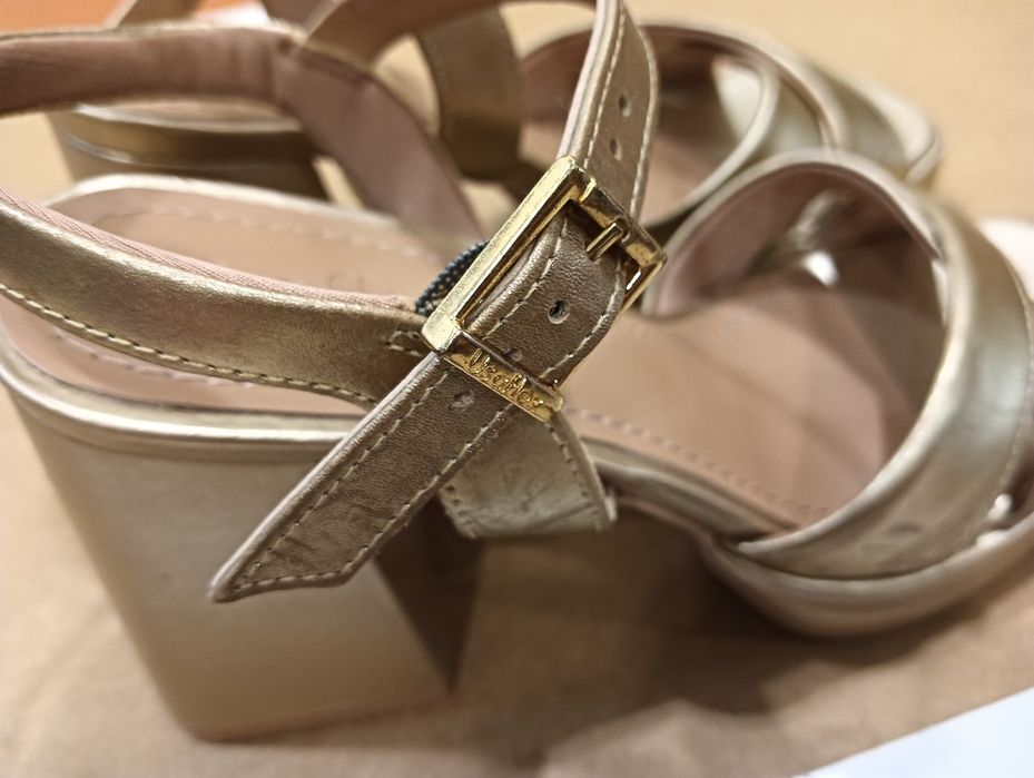 Vendo calçado, tênis, botas e sandálias