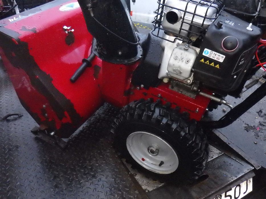 Odśnieżarka Spalinowa Canadiana Terenowa Przemyslowa