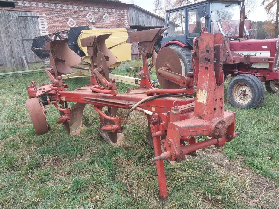 Pług obrotowy  3 skibowy niemeyer Delta.