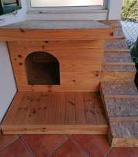 Casa para cão feito em madeira