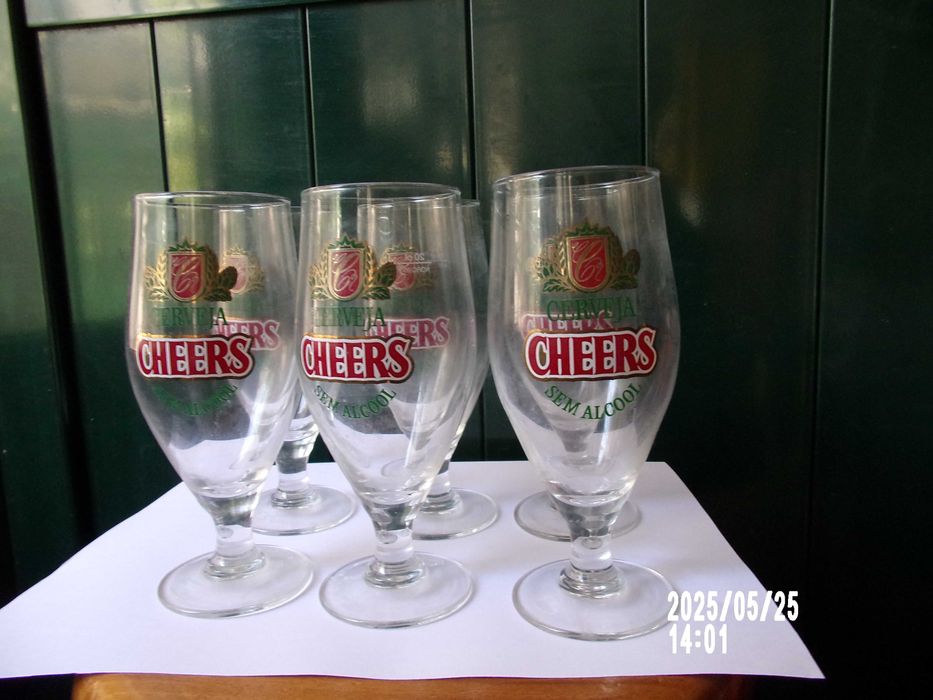 6 Copos de Cerveja com o logotipo da Cheers sem álcool