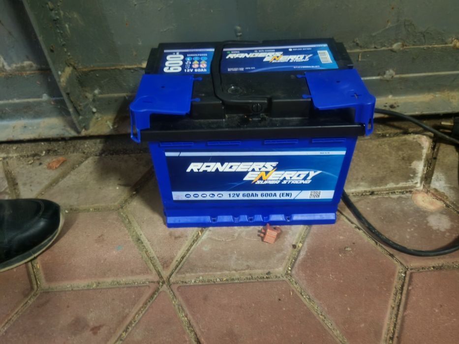 Продам  аккумулятор (кислотный) 12 вольт 60 А. Rangers