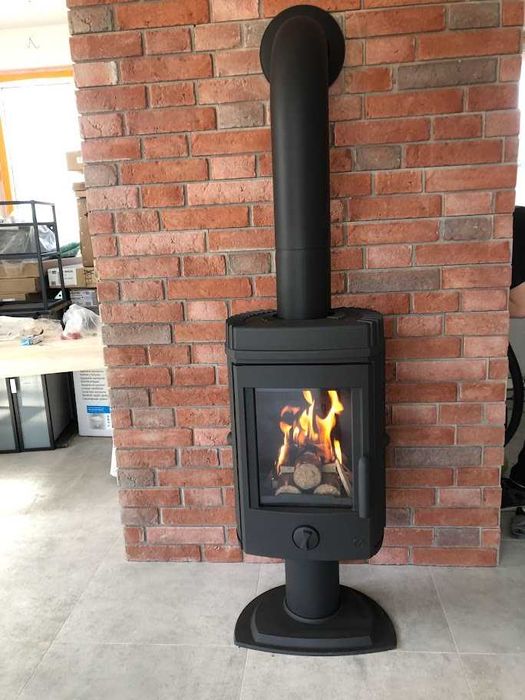 Piecyk, koza, kominek żeliwny Invicta Mesnil 8 kW