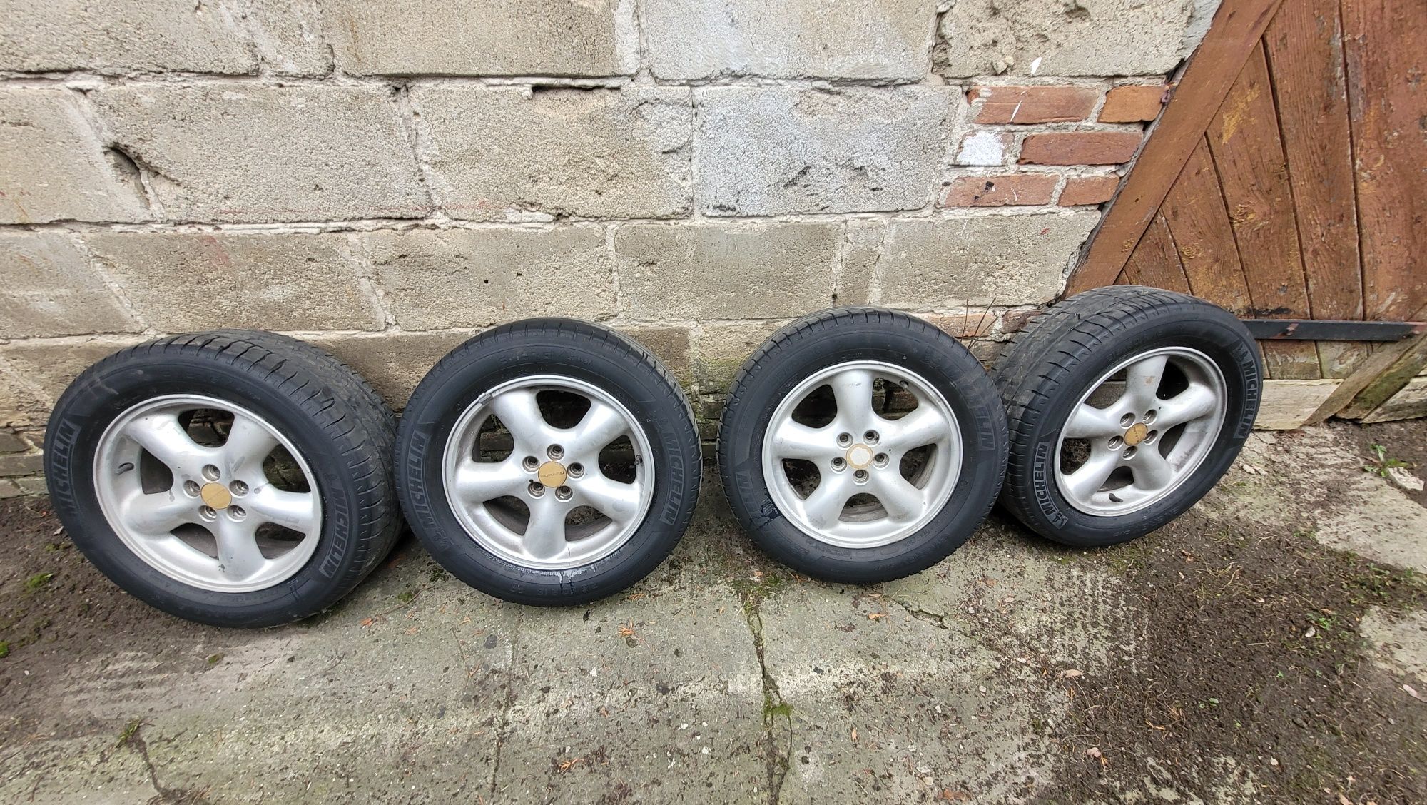 Koła felgi  Subaru 5x100 r16
