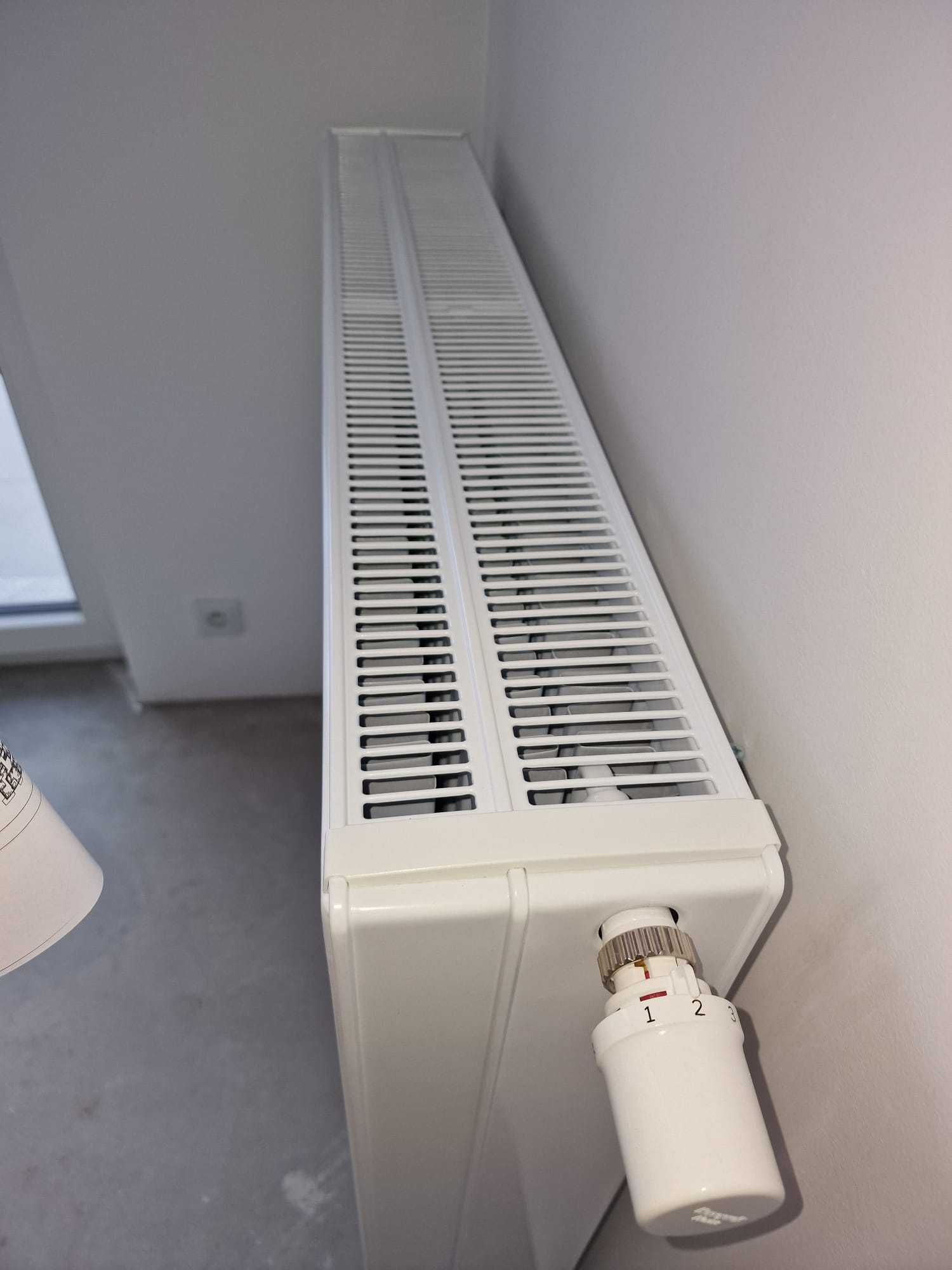 Grzejnik nowy z termostatem