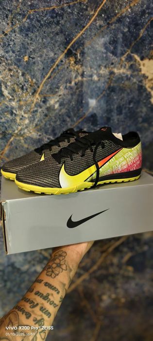 Chuteira Nike Mercurial Futsal
