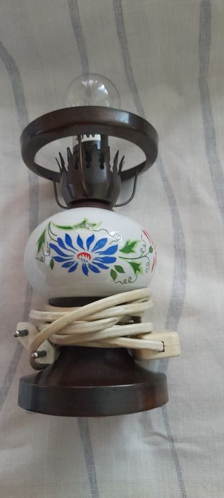 Lampa porcelanowa z metalem z PRL-u