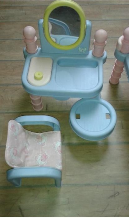 Mebelki meble dla lalek lalki maskotek - łóżeczko, toaletka, krzesełko