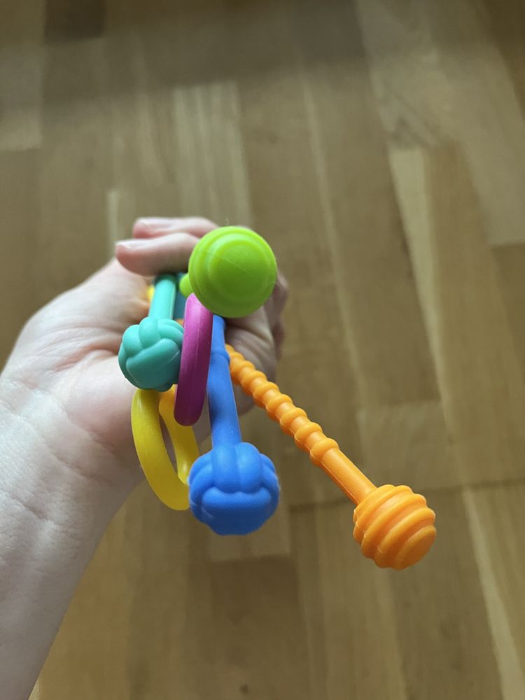 Mobi Zippee fat brain toys przeciąganiec