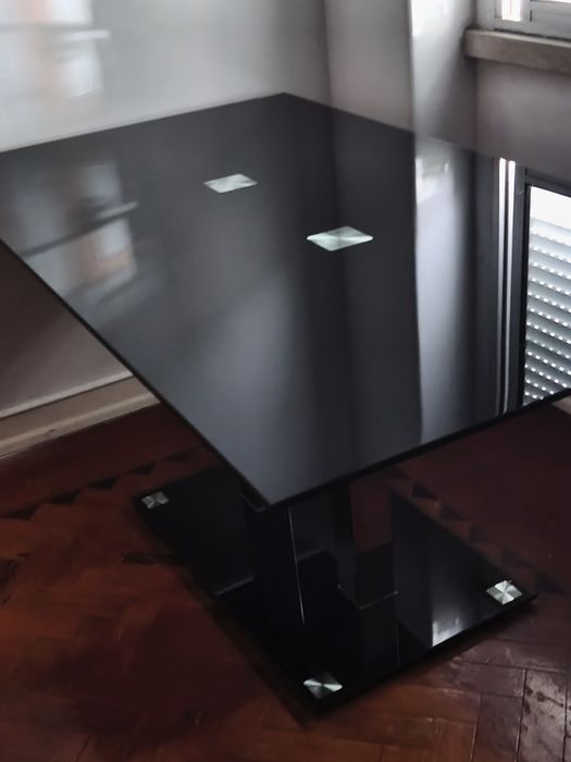 Mesa 1,60 x 90 cm em vidro fumado