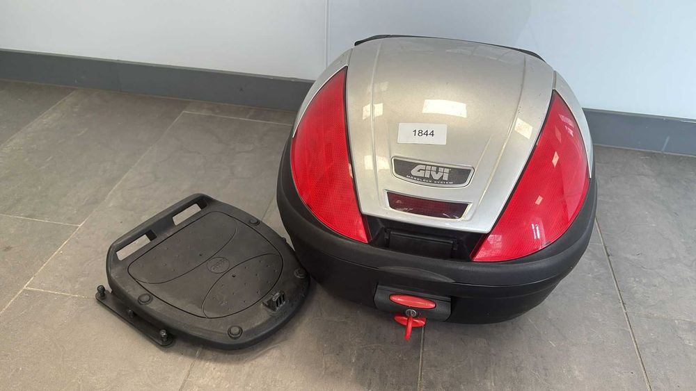 Kufer Centralny Givi z Płytą Honda Varadero 125 [1844]