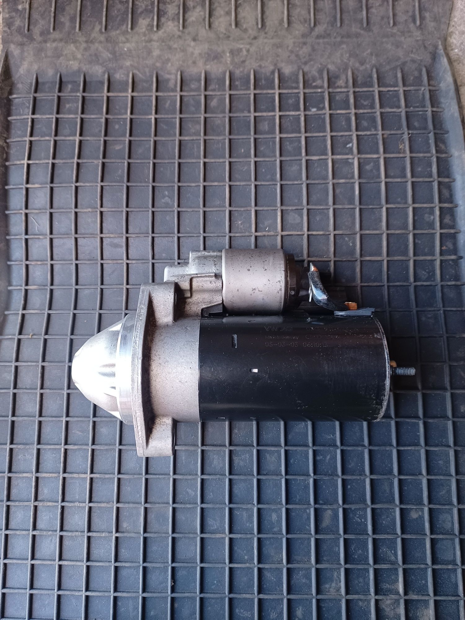 Rozrusznik Bosch Audi A4 B7 A6 C6 2.0 TDI Multitronic Automat 03G91102