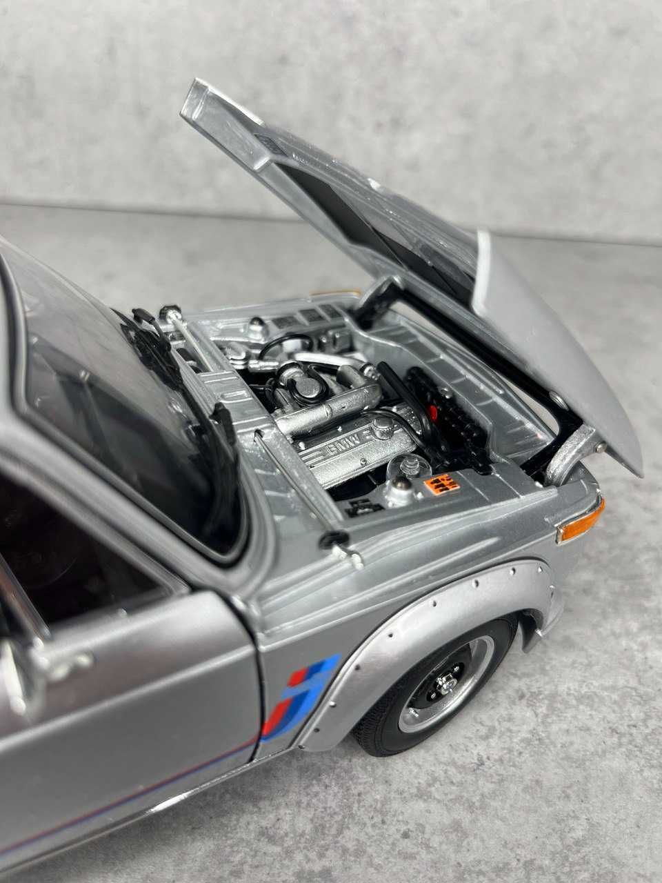 Kyosho BMW 2002 Turbo 1/18