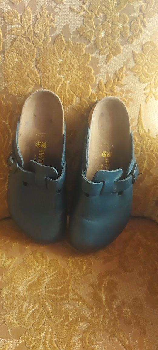 Классные кожаньіе клоги Birkenstock оригинал  38(24.5см)