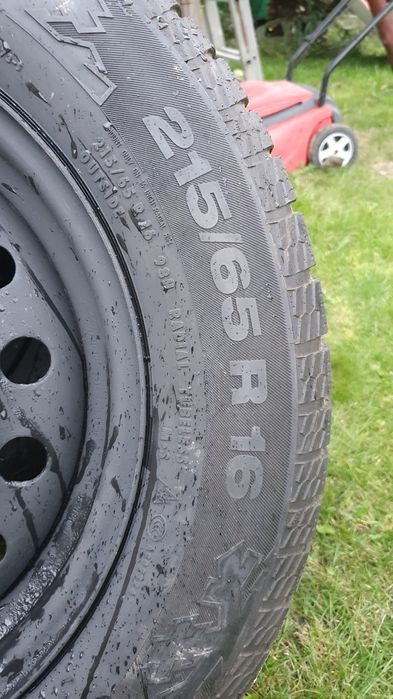 Koła z oponami zimowymi do Kia Sportage 215/65/R16