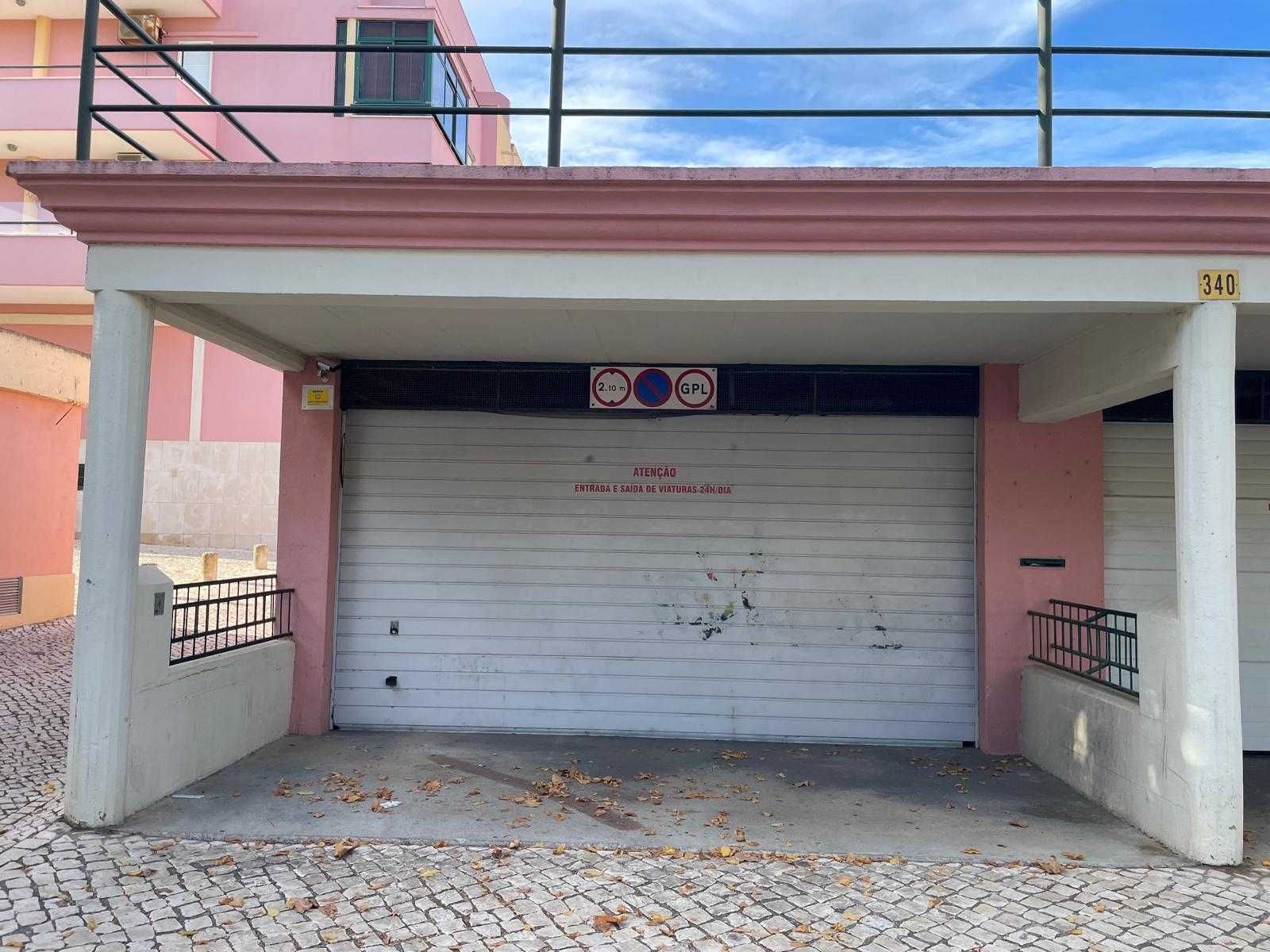 Garagem Box na Quinta da Bela Vista em Sassoeiros  Carcavelos