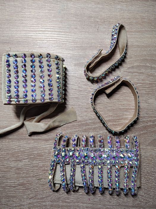 Прикраси для танців (на руки, ноги, голову та волосся)