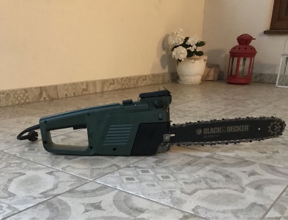 Електропила Black Decker