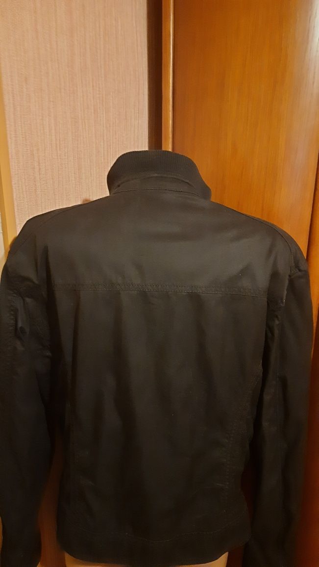 Курточка Zara мужская 50 р