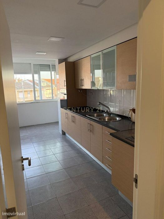 Apartamento T2 - Arrendamento Corroios