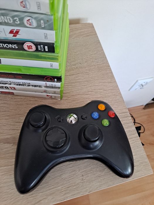 Konsola XBOX 360 Kinect +Gry Pad
