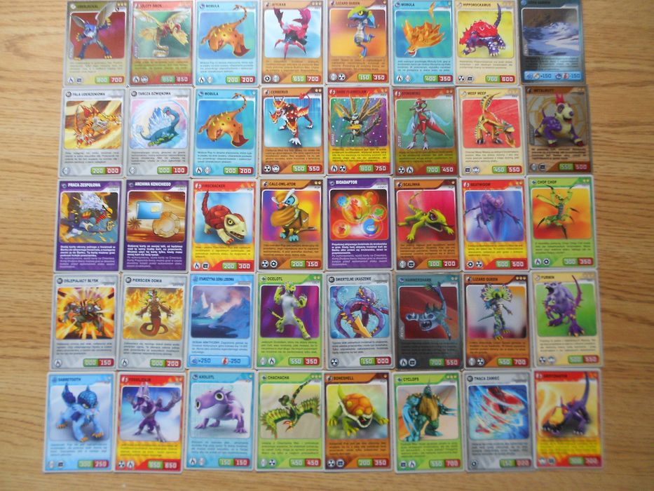 karty do gry panini invizimals 40 sztuk