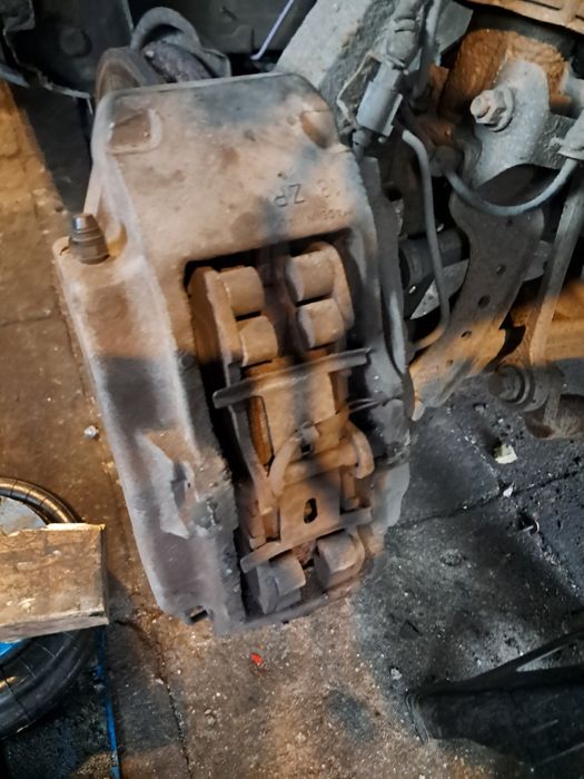 Zaciski hamulcowe kpl. 18ZR 18ZL Audi Q7 4L  3.0tdi