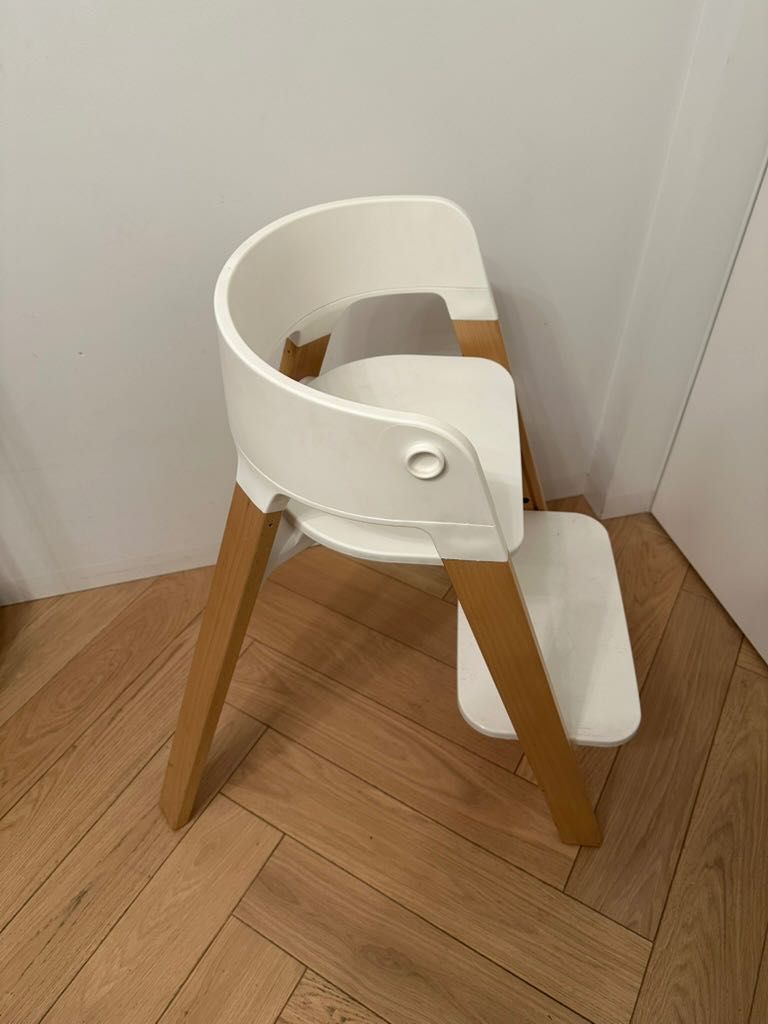 Stokke Steps białe krzesło dla dziecka, 1 rok, stan idealny, 50% ceny