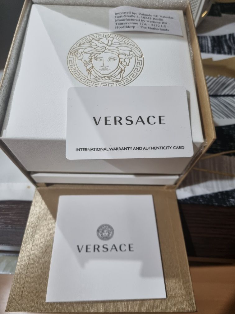 Zegarek damski Versace V Motif