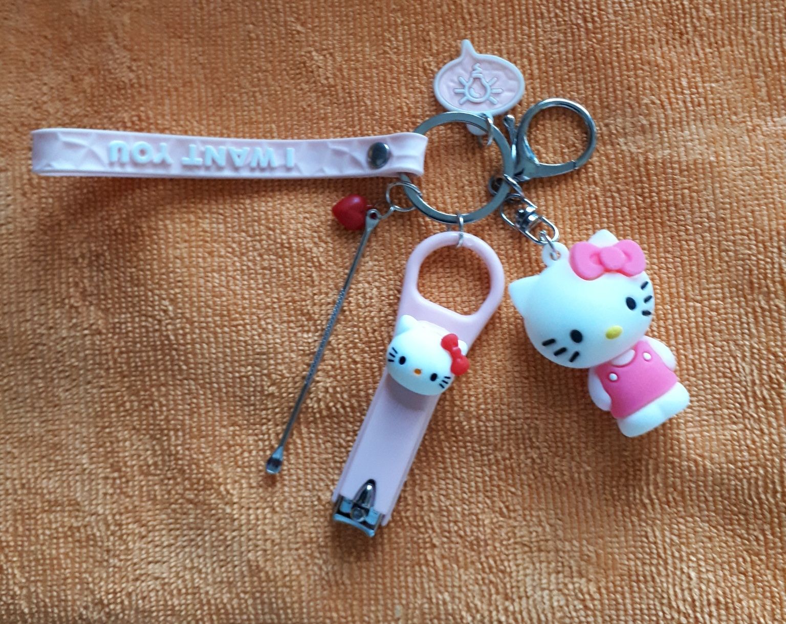 Nowy breloczek do kluczy,breloczek hello kitty,obcinaczki do paznokci