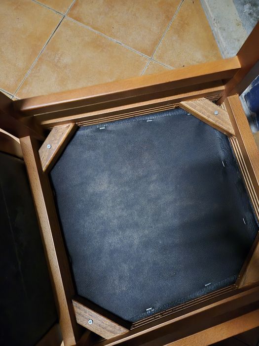 6 cadeiras de pele sintética