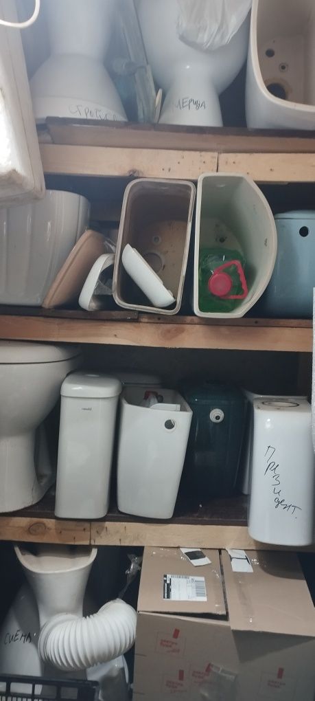 Продам унитазы б/у,бачки , крышки.