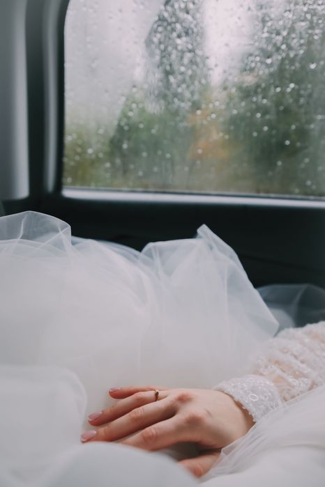 Весільна сукня