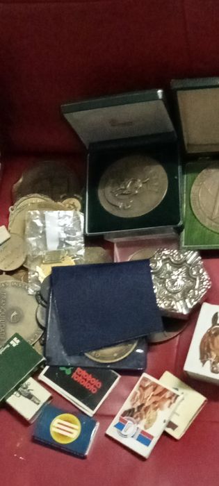 Vendo o material destas 4 fotos em bom estado