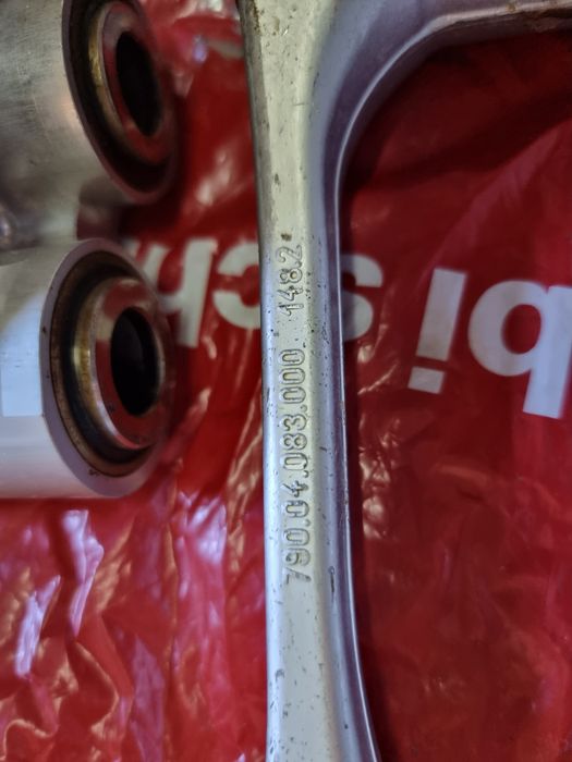 Escora e biela de suspensão