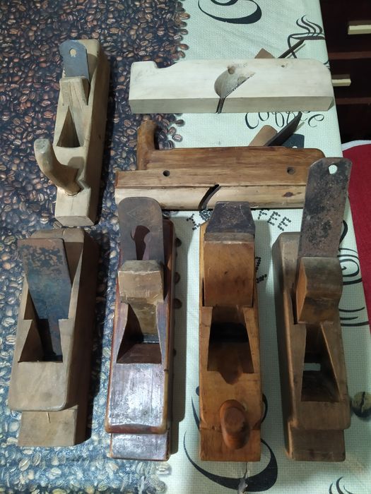 Деревянные рубанки ручной работы.