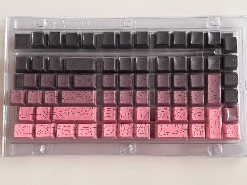 Różowo-Czarne Keycapsy Nakładki na klawiaturę