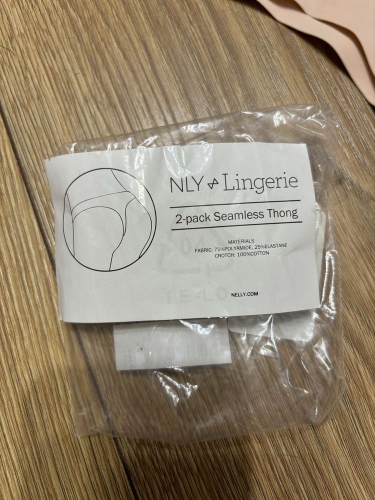 Stringi Nly by Nelly
