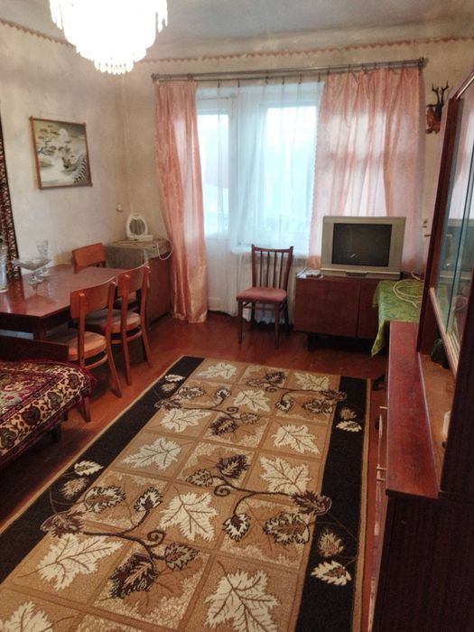 Здається 2 кімнатна квартира в Розсошенцях.