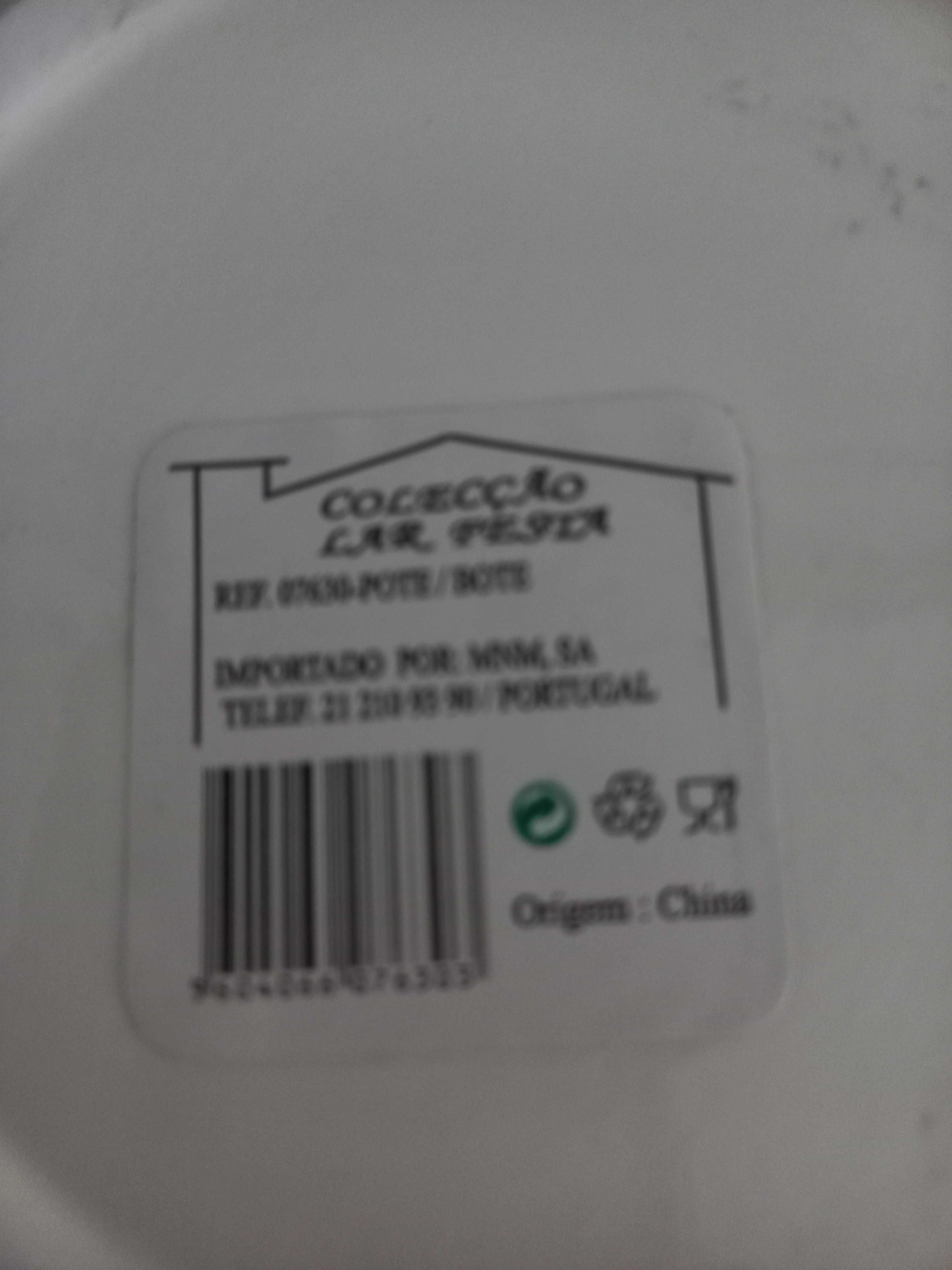 Conjunto de  duas pecas de loiça  decorativa
