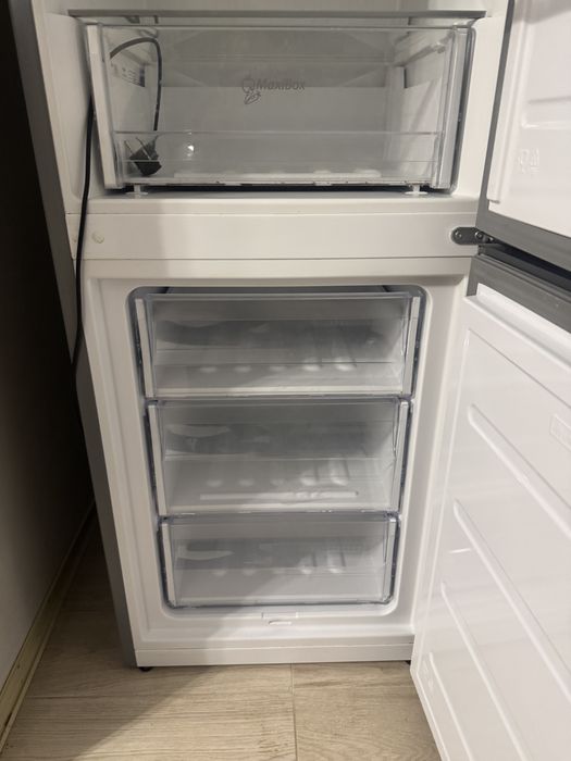 Продам холодильник Whirlpool