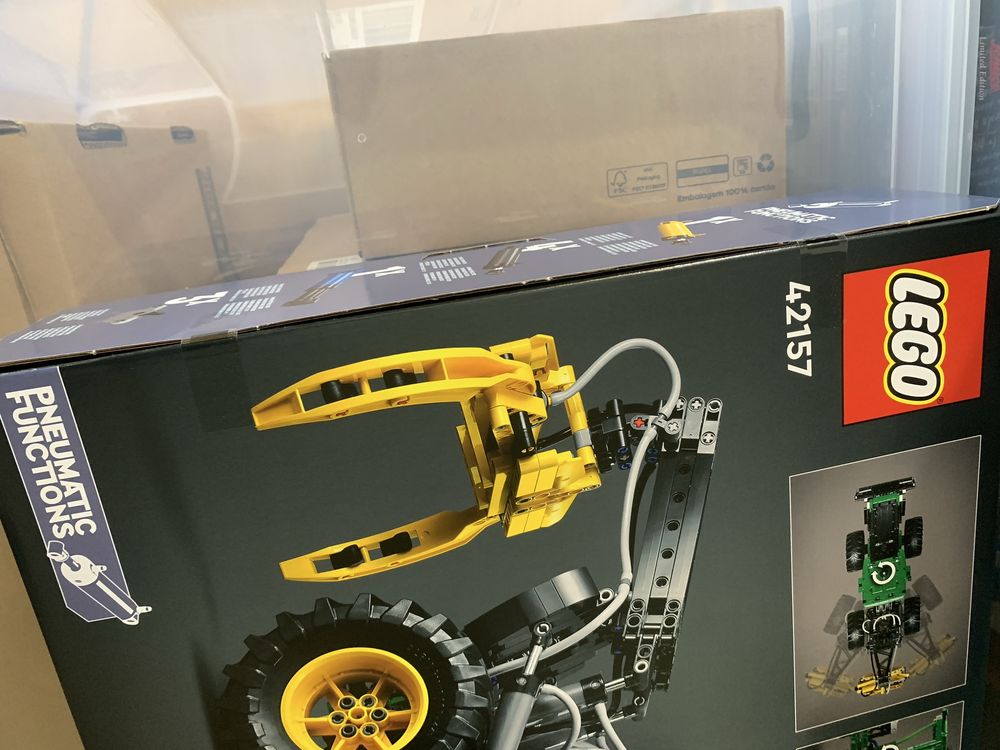 Lego Technic John Deere 42157 - SELADO