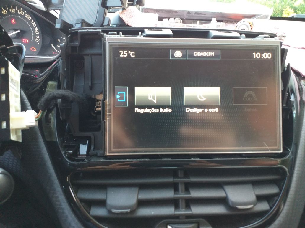 Vendo auto rádio para Peugeot 208