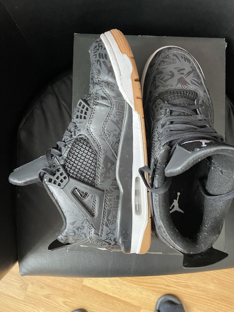 Nike Air Jordan 4